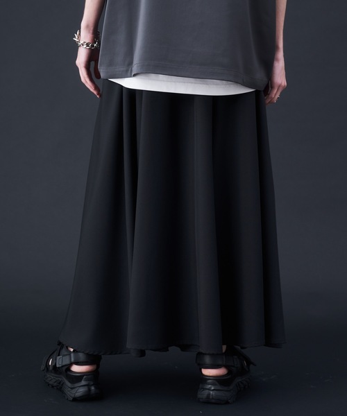 KUUUPY（クーピー）の「Drape Gather Hakama Pants - ドレープギャザー袴パンツ（スラックス・メンズ・チャコールグレー/ブラック・SMALL/MEDIUM/LARGE）」の10枚目の写真