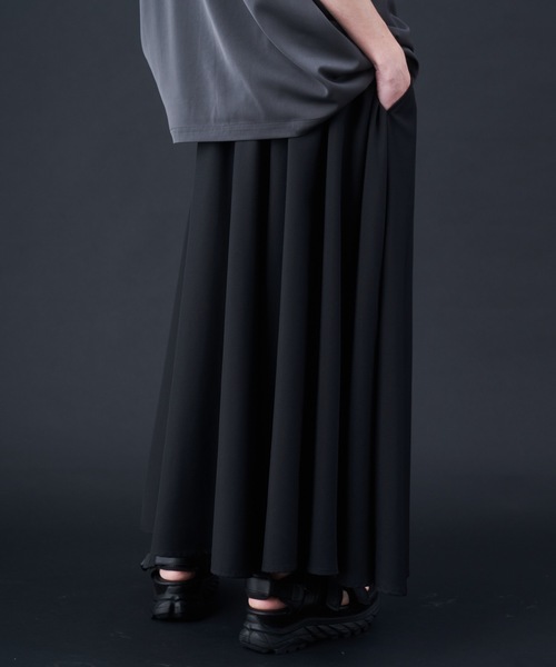 KUUUPY（クーピー）の「Drape Gather Hakama Pants - ドレープギャザー袴パンツ（スラックス・メンズ・チャコールグレー/ブラック・SMALL/MEDIUM/LARGE）」の11枚目の写真