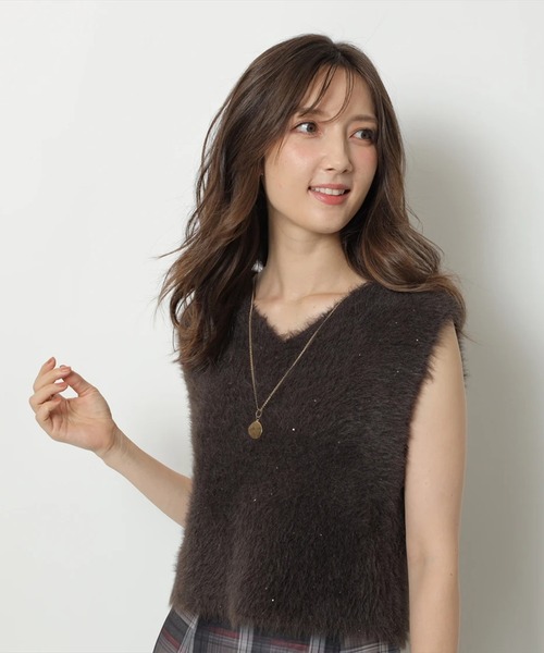 新品未使用タグ付き アプワイザーリッシェ 前後2WAYふわふわベスト 白 前後2WAYふわふわベスト（ニット/セーター）｜Apuweiser