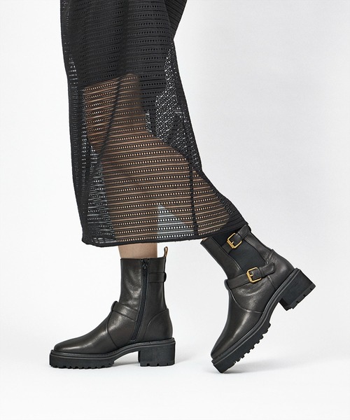 Mode et Jacomo(モードエジャコモ)の「ダブルベルトエンジニアブーツ(ブーツ・レディース・その他8/ブラック・23cm/24.5cm/24cm/23.5cm/22.5cm)」の2枚目の写真