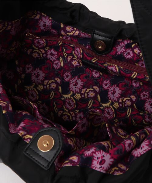 LANVIN en Bleu（ランバンオンブルー）の「バタフライツイスト ワンショルダーバッグ（ショルダーバッグ・レディース・ブラック/ダークパープル/グリーン・FREE）」の6枚目の写真