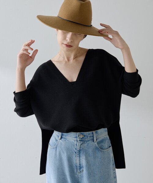 Whim Gazette（ウィムガゼット）の「深Vスリットニットプルオーバー（ニット/セーター・レディース・ブラック/ベージュ・FREE）」の19枚目の写真