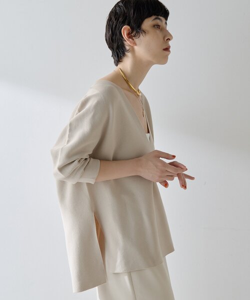 Whim Gazette（ウィムガゼット）の「深Vスリットニットプルオーバー（ニット/セーター・レディース・ブラック/ベージュ・FREE）」の9枚目の写真