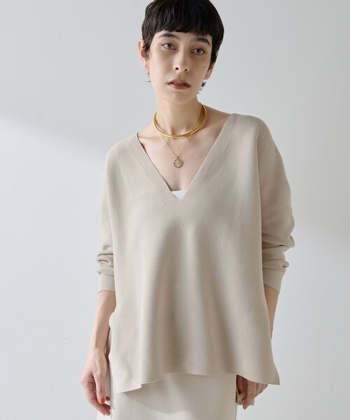 Whim Gazette（ウィムガゼット）の「深Vスリットニットプルオーバー（ニット/セーター・レディース・ブラック/ベージュ・FREE）」の12枚目の写真