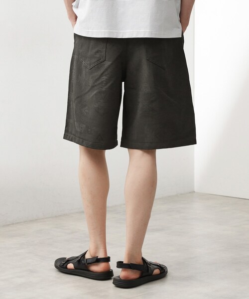 THE SHOP TK (ザ ショップ ティーケー )の「2タックワイドショートパンツ(その他パンツ・メンズ・ベージュ/チャコールグレー・02/03/04)」の4枚目の写真