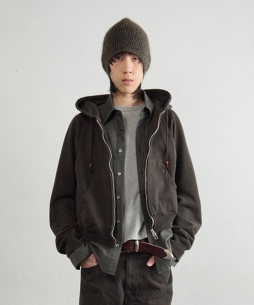 NVRFRGT(ネヴァーフォーゲット)の「PANELLED ZIP UP HOODIE(パーカー・メンズ・ダークブラウン/ダークネイビー/ブラック・1/2)」の1枚目の写真