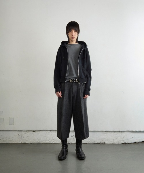 NVRFRGT(ネヴァーフォーゲット)の「PANELLED ZIP UP HOODIE(パーカー・メンズ・ダークブラウン/ダークネイビー/ブラック・1/2)」の5枚目の写真