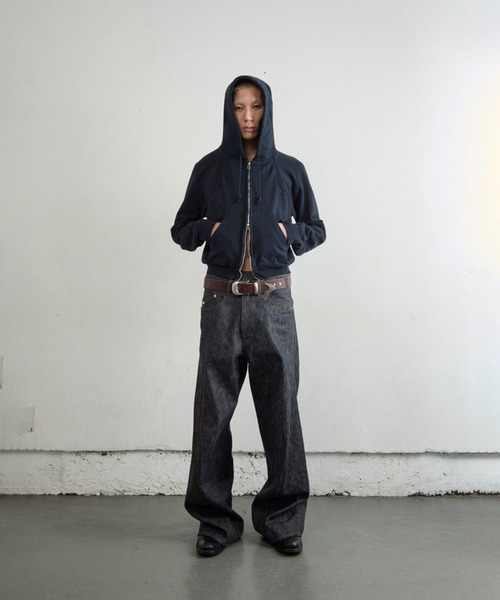 NVRFRGT(ネヴァーフォーゲット)の「PANELLED ZIP UP HOODIE(パーカー・メンズ・ダークブラウン/ダークネイビー/ブラック・1/2)」の9枚目の写真