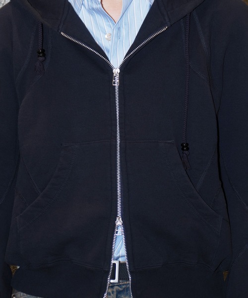 NVRFRGT(ネヴァーフォーゲット)の「PANELLED ZIP UP HOODIE(パーカー・メンズ・ダークブラウン/ダークネイビー/ブラック・1/2)」の13枚目の写真