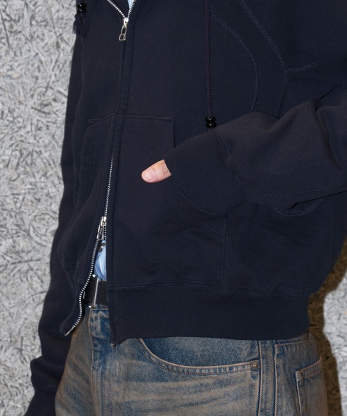 NVRFRGT(ネヴァーフォーゲット)の「PANELLED ZIP UP HOODIE(パーカー・メンズ・ダークブラウン/ダークネイビー/ブラック・1/2)」の16枚目の写真