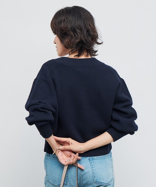 NOLLEY’S（ノーリーズ）の「5GノアリスVネックカーディガン（カーディガン/ボレロ・レディース・サックスブルー/ピンク/オフホワイト/イエロー/ネイビー/グレー・38）」の20枚目の写真