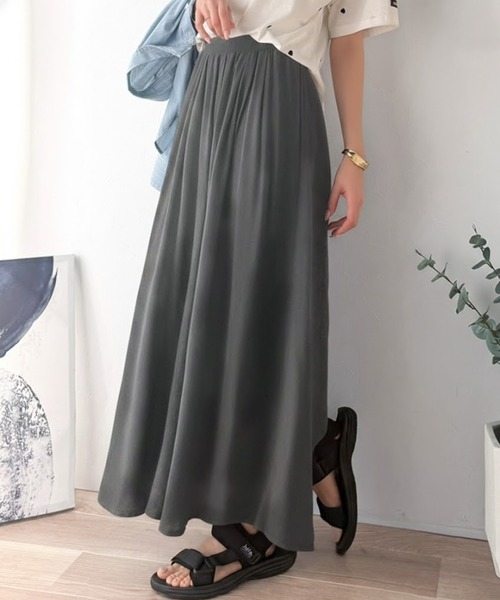 classicalelf(クラシカルエルフ)の「さらり、軽やか。リラックスstyleキマる。レーヨン素材ウエストギャザーフレアシルエットワイドパンツ(その他パンツ・レディース・カーキ/ブラック/チャコール・X-LARGE/SMALL/MEDIUM/LARGE)」の3枚目の写真