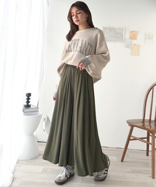 classicalelf(クラシカルエルフ)の「さらり、軽やか。リラックスstyleキマる。レーヨン素材ウエストギャザーフレアシルエットワイドパンツ(その他パンツ・レディース・カーキ/ブラック/チャコール・X-LARGE/SMALL/MEDIUM/LARGE)」の9枚目の写真