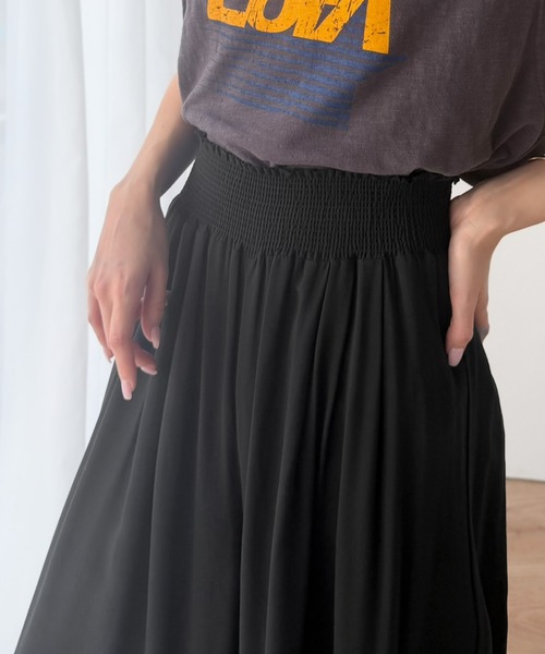 classicalelf(クラシカルエルフ)の「さらり、軽やか。リラックスstyleキマる。レーヨン素材ウエストギャザーフレアシルエットワイドパンツ(その他パンツ・レディース・カーキ/ブラック/チャコール・X-LARGE/SMALL/MEDIUM/LARGE)」の13枚目の写真