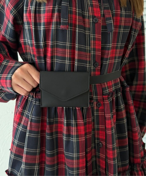 kutir(クティール)の「kutirlune/ウエストポーチ ウエストバッグ ウエストベルト(ベルト・レディース・ベージュ/ブラック・FREE)」の1枚目の写真