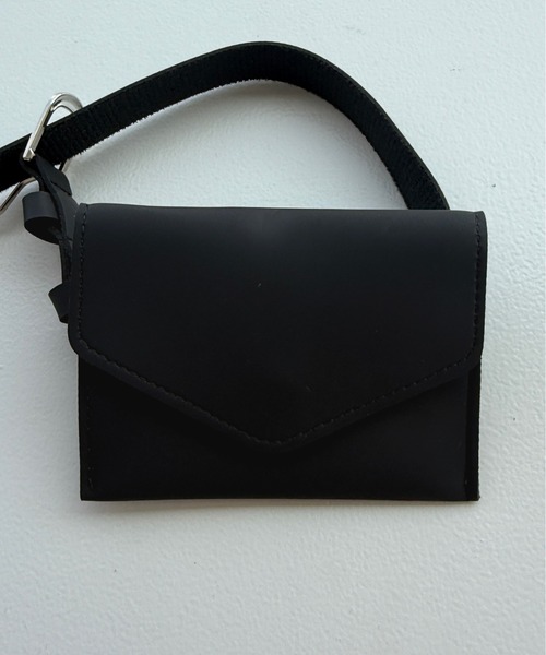 kutir(クティール)の「kutirlune/ウエストポーチ ウエストバッグ ウエストベルト(ベルト・レディース・ベージュ/ブラック・FREE)」の4枚目の写真