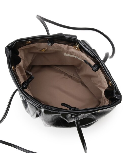 SHOO・LA・RUE（シューラルー）の「イールレザー風サイドスナップトートバッグ（トートバッグ・レディース・ブラック/ライトベージュ・00）」の12枚目の写真