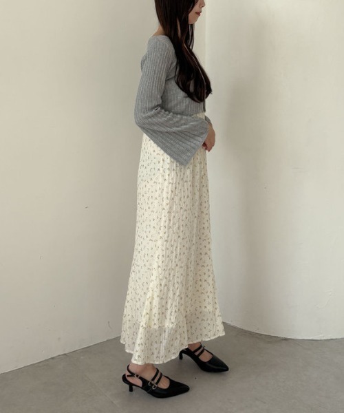 archives（アルシーヴ）の「シアーリブニットカーディガン×花柄キャミワンピースＳＥＴ（ワンピース・レディース・アイボリー/ブラック・MEDIUM）」の7枚目の写真