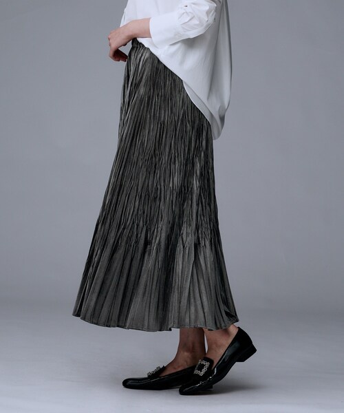 UNTITLED（アンタイトル）の「【ウエストゴム／着映え】ランダムプリーツベロアスカート（スカート・レディース・ライトベージュ/ブラウン系その他/チャコールグレー/チャコール・02/01/00/50/48/46/44/42/04/03）」の13枚目の写真