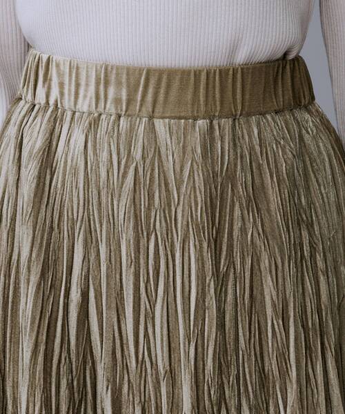 UNTITLED（アンタイトル）の「【ウエストゴム／着映え】ランダムプリーツベロアスカート（スカート・レディース・ライトベージュ/ブラウン系その他/チャコールグレー/チャコール・02/01/00/50/48/46/44/42/04/03）」の9枚目の写真