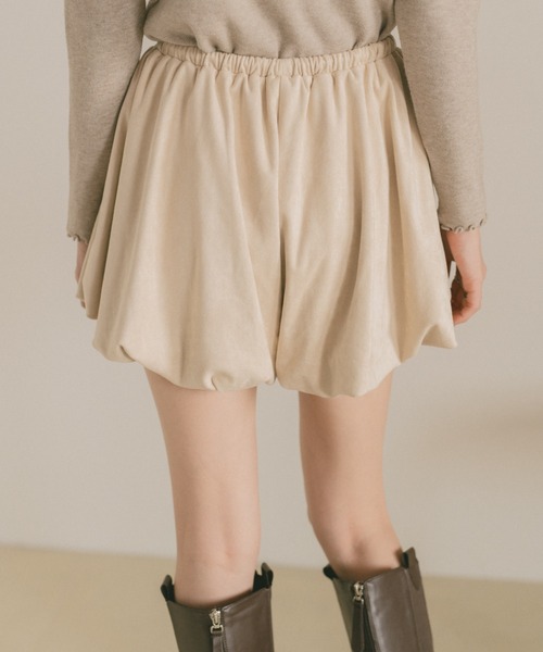 VANNIE U(ヴァニーユー)の「バルーンスエードショートパンツ(その他パンツ・レディース・ブラック/アイボリー・FREE)」の5枚目の写真