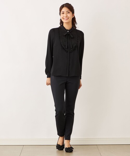 TO BE CHIC(トゥー ビー シック)の「フロントラッセル ブラウス(シャツ/ブラウス・レディース・オフホワイト/ブラック・40/42)」の8枚目の写真