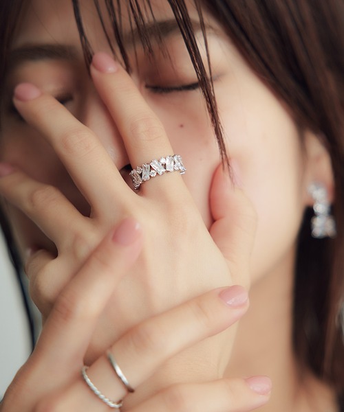 ChooMia(チュミア)の「ジルコニアビジューリング(リング・レディース・シルバー/ゴールド・16/11)」の1枚目の写真