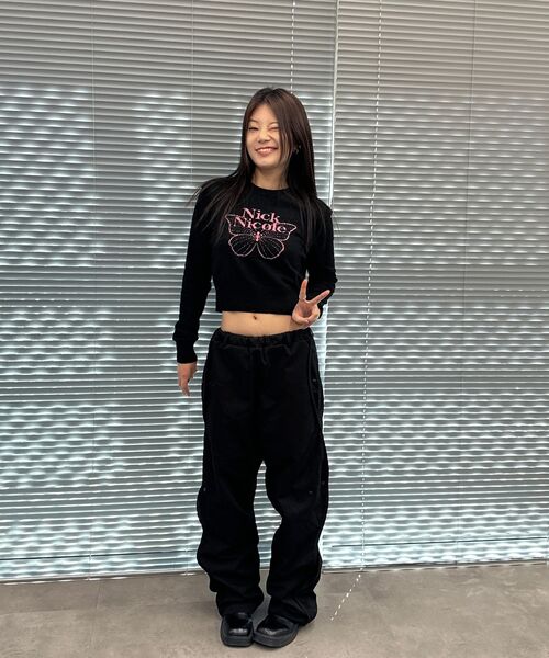 NICK&NICOLE(ニックアンドニコール)の「CASHMERE BUTTERFLY SIGNATURE CROP KNIT_BLACK PINK(ニット/セーター・レディース・その他・FREE)」の8枚目の写真