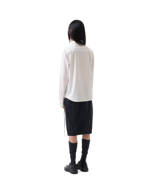 IUGAMAKARAS(イウガマカラス)の「Frilled Shirts (White)(シャツ/ブラウス・レディース・その他・FREE)」の3枚目の写真