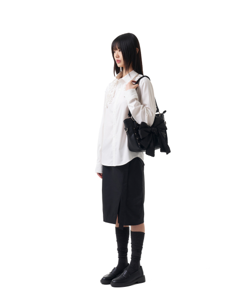 IUGAMAKARAS(イウガマカラス)の「Frilled Shirts (White)(シャツ/ブラウス・レディース・その他・FREE)」の5枚目の写真