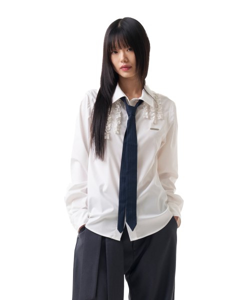 IUGAMAKARAS(イウガマカラス)の「Frilled Shirts (White)(シャツ/ブラウス・レディース・その他・FREE)」の6枚目の写真