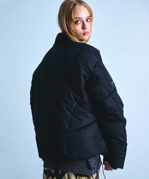 Revo.(レボ)の「トライバル 合皮レザーワッペン ワンポイント ロゴ刺繍 ショート パファーブルゾン ダブルジップ【UNISEX】(ダウンジャケット/コート・メンズ・ホワイト/ブラック・M/L)」の6枚目の写真