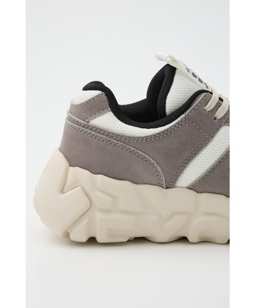 ARMANI EXCHANGE（アルマーニエクスチェンジ）の「AXロゴ チャンキーソール レースアップスニーカー（スニーカー・レディース・グレー/ブラック・7/6/5）」の17枚目の写真