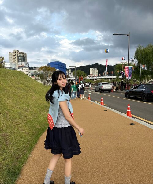 WITHOUT SUMMER（ウィズアウトサマ）の「ノマサテンスカート_ネイビー（スカート・レディース・その他・MEDIUM）」の2枚目の写真