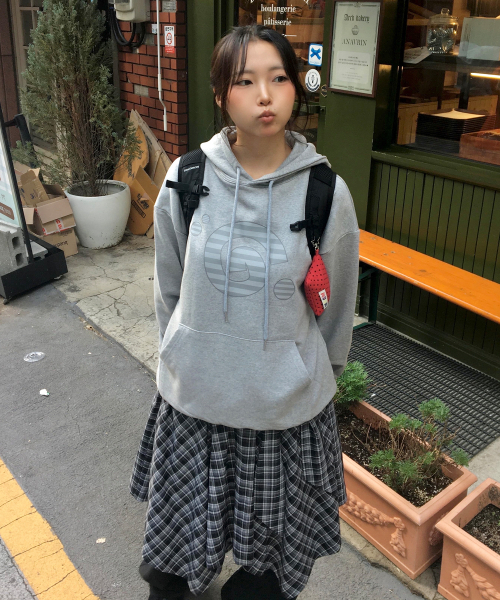 GRAVER（グレーバー）の「[ユニセックス]Gシンボルストライプフードパーカー_3カラー（パーカー・レディース・ブラック/ライトグレー/ワインレッド・SMALL/MEDIUM/LARGE）」の8枚目の写真