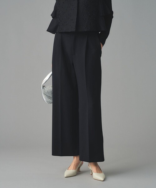 UNITED ARROWS（ユナイテッドアローズ）の「SPONGY タック ワイドパンツ（スラックス・レディース・オフホワイト/ブラック/ネイビー・40/38/36/34）」の3枚目の写真