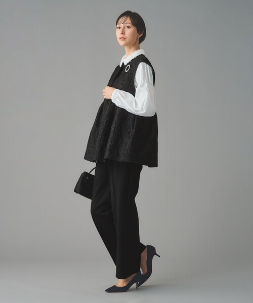 UNITED ARROWS（ユナイテッドアローズ）の「SPONGY タック ワイドパンツ（スラックス・レディース・オフホワイト/ブラック/ネイビー・40/38/36/34）」の8枚目の写真