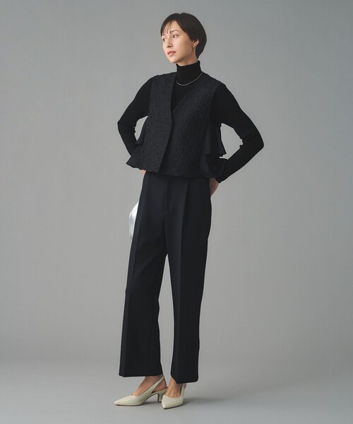 UNITED ARROWS（ユナイテッドアローズ）の「SPONGY タック ワイドパンツ（スラックス・レディース・オフホワイト/ブラック/ネイビー・40/38/36/34）」の18枚目の写真