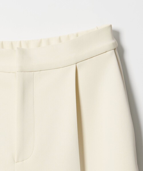 UNITED ARROWS(ユナイテッドアローズ)の「SPONGY タック ワイドパンツ(スラックス・レディース・オフホワイト/ブラック/ネイビー・40/38/36/34)」の9枚目の写真