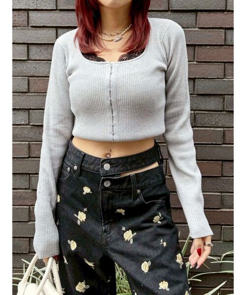 EVRIS（エヴリス）の「Embroideryカットアウトワイドデニムパンツ【セットアップ着用可能】（デニムパンツ・レディース・ブラック/インディゴブルー・MEDIUM/SMALL）」の7枚目の写真