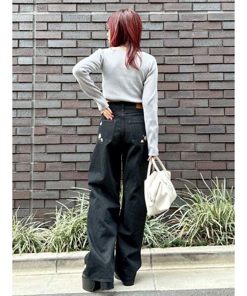 EVRIS（エヴリス）の「Embroideryカットアウトワイドデニムパンツ【セットアップ着用可能】（デニムパンツ・レディース・ブラック/インディゴブルー・MEDIUM/SMALL）」の10枚目の写真