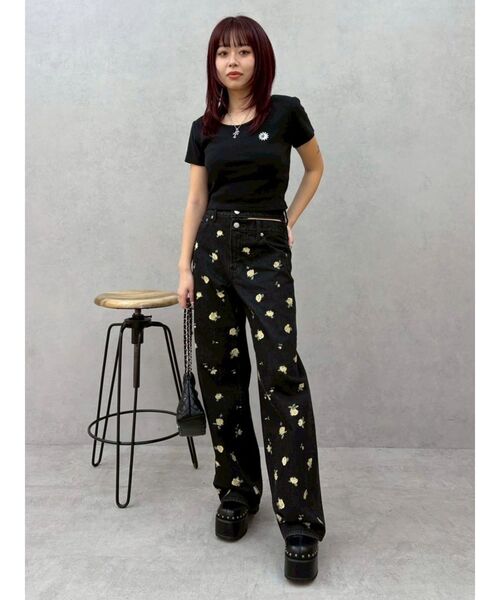 EVRIS（エヴリス）の「Embroideryカットアウトワイドデニムパンツ【セットアップ着用可能】（デニムパンツ・レディース・ブラック/インディゴブルー・MEDIUM/SMALL）」の11枚目の写真