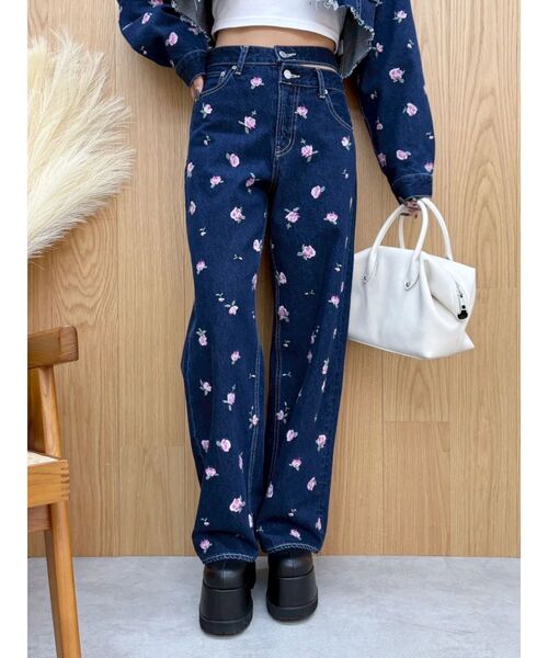 EVRIS（エヴリス）の「Embroideryカットアウトワイドデニムパンツ【セットアップ着用可能】（デニムパンツ・レディース・ブラック/インディゴブルー・MEDIUM/SMALL）」の15枚目の写真