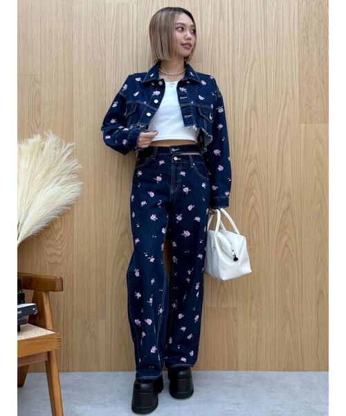 EVRIS（エヴリス）の「Embroideryカットアウトワイドデニムパンツ【セットアップ着用可能】（デニムパンツ・レディース・ブラック/インディゴブルー・MEDIUM/SMALL）」の16枚目の写真