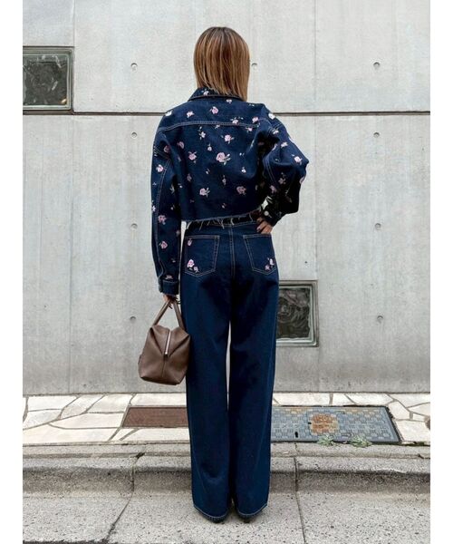 EVRIS（エヴリス）の「Embroideryカットアウトワイドデニムパンツ【セットアップ着用可能】（デニムパンツ・レディース・ブラック/インディゴブルー・MEDIUM/SMALL）」の22枚目の写真