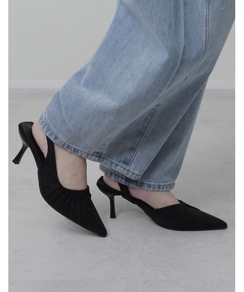 Re:EDIT（リエディ）の「タックデザインミュールパンプス（パンプス・レディース・ブラック・SMALL/MEDIUM/LARGE/X-LARGE）」の2枚目の写真