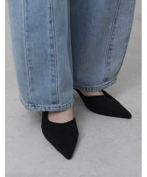 Re:EDIT（リエディ）の「タックデザインミュールパンプス（パンプス・レディース・ブラック・SMALL/MEDIUM/LARGE/X-LARGE）」の3枚目の写真