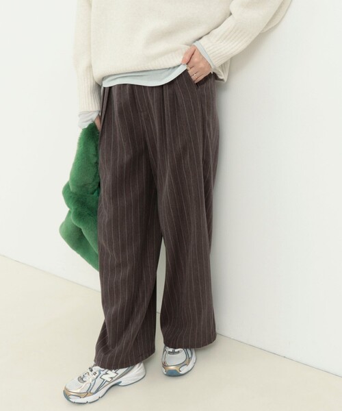 MICO COULIER（ミコクリエ）の「ストライプタックパンツ（その他パンツ・レディース・グレー系その他/ブラウン系その他・36/38）」の4枚目の写真