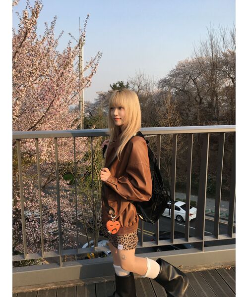 LADY VOLUME(レディーボリューム)の「465-1 VINTAGE COATED LEATHER LOOSE FIT JUMPER_CAMEL(ライダースジャケット・レディース・その他・FREE)」の16枚目の写真