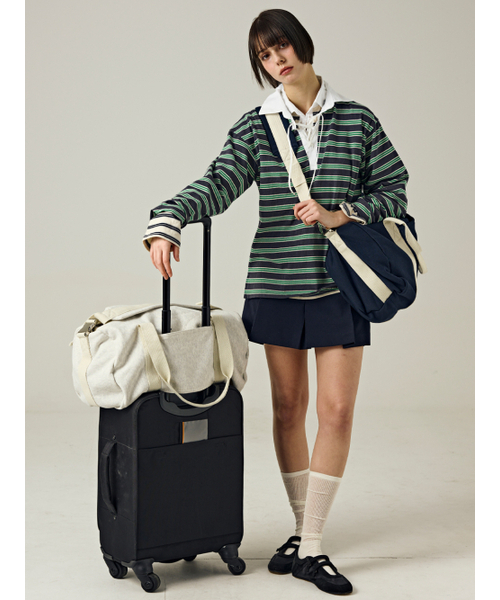 Salad bowls（サラダボール）の「410 Travel Bag [NAVY]（メッセンジャーバッグ・レディース・ネイビー・FREE）」の2枚目の写真